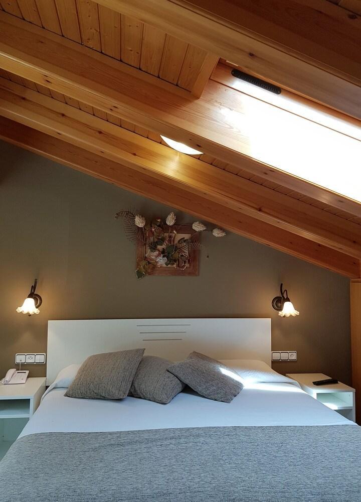 Hotel Sant Roc กัมโปรดอน ภายนอก รูปภาพ