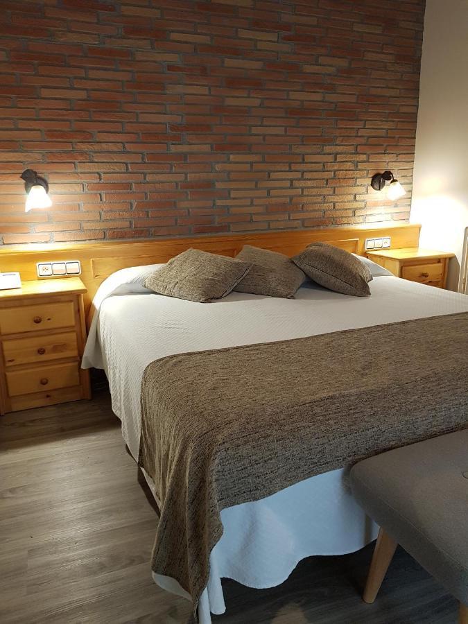 Hotel Sant Roc กัมโปรดอน ภายนอก รูปภาพ