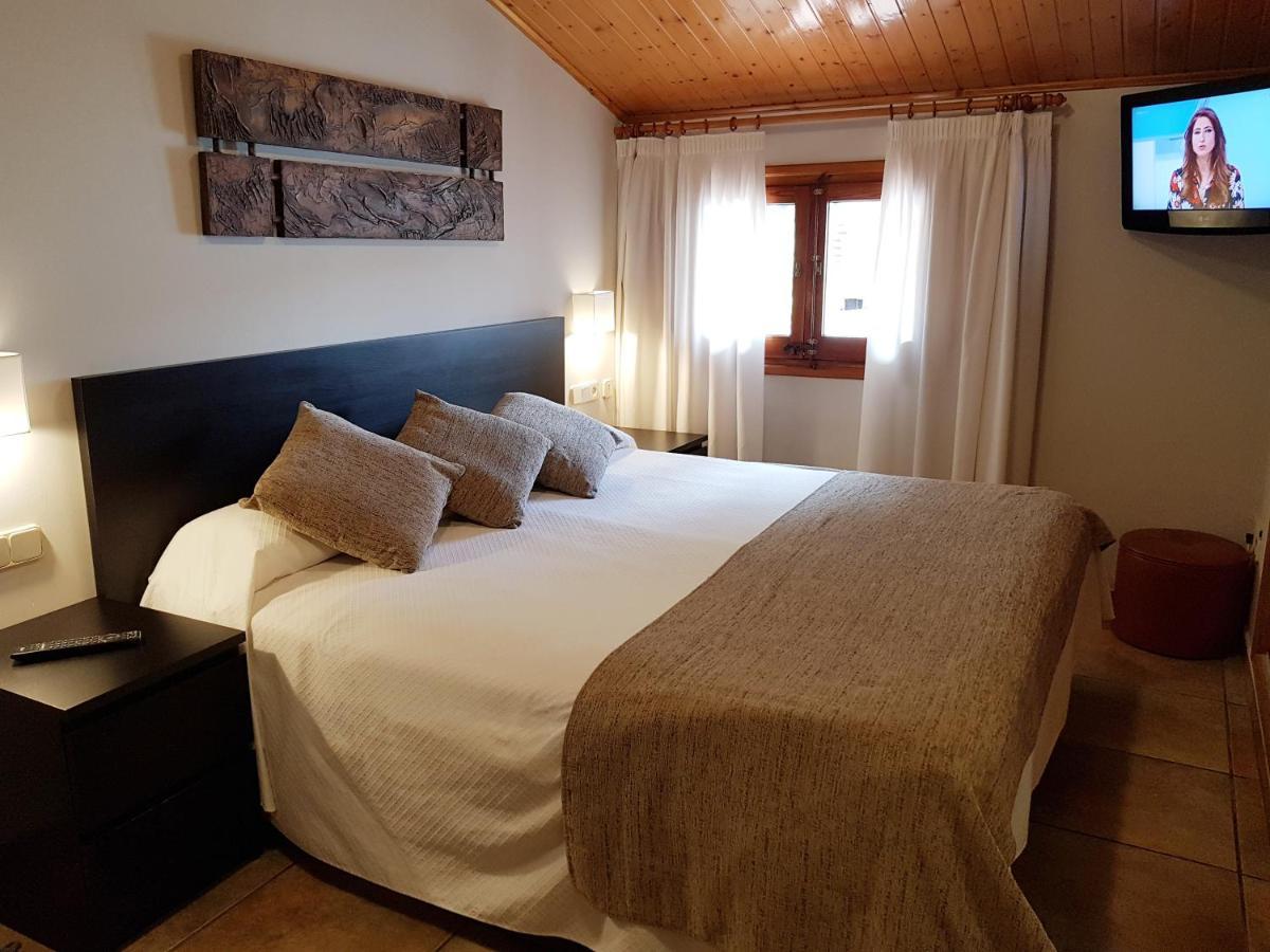 Hotel Sant Roc กัมโปรดอน ภายนอก รูปภาพ