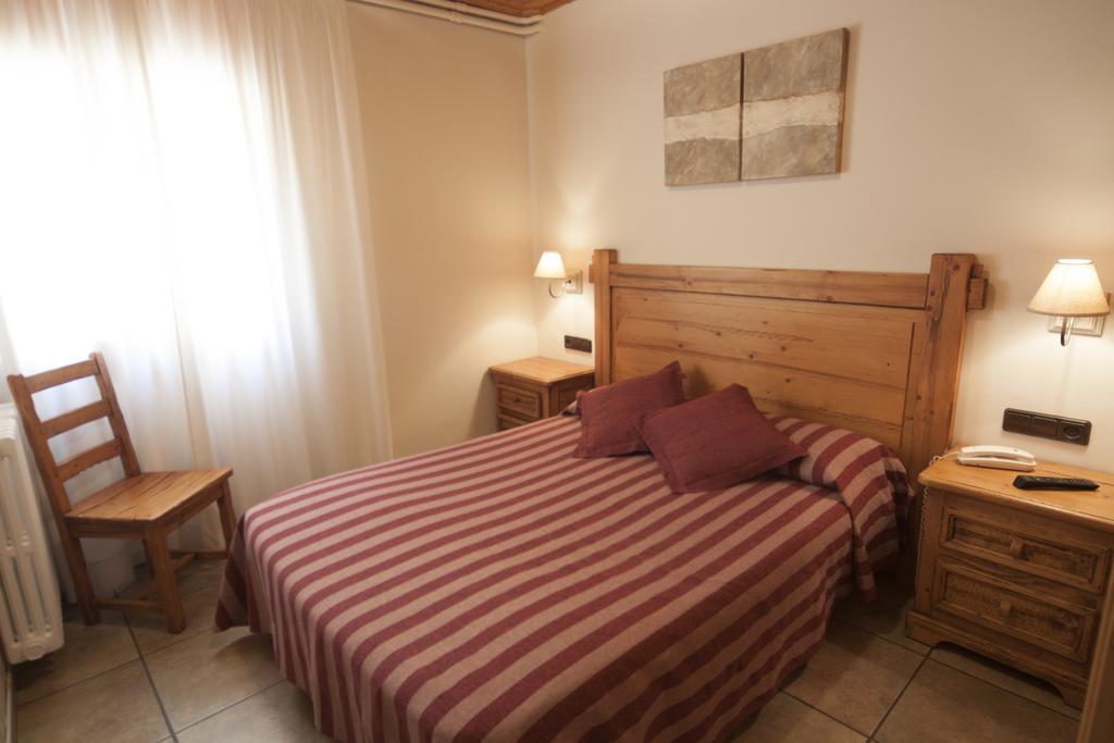 Hotel Sant Roc กัมโปรดอน ภายนอก รูปภาพ