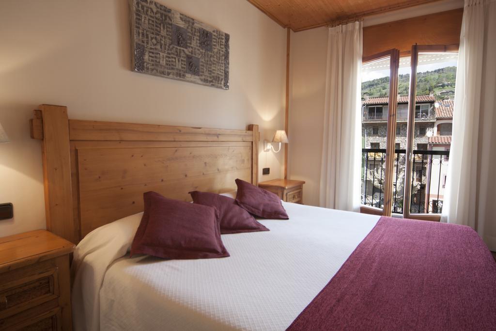 Hotel Sant Roc กัมโปรดอน ภายนอก รูปภาพ