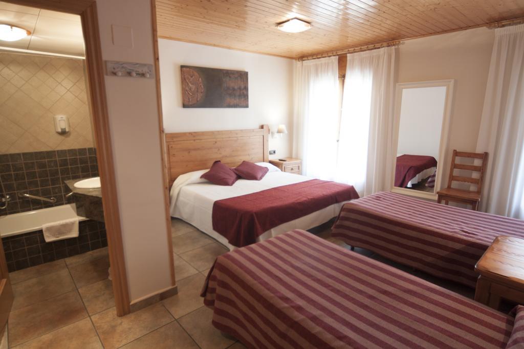 Hotel Sant Roc กัมโปรดอน ภายนอก รูปภาพ
