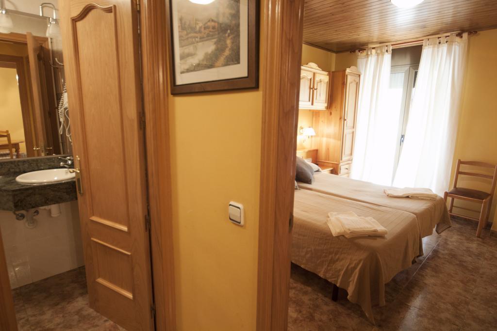 Hotel Sant Roc กัมโปรดอน ภายนอก รูปภาพ